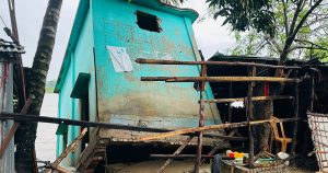 ‘চোখের সামনে ঘরটা নদীতে চলে যাচ্ছে, যাওয়ার কোনো জায়গাও নেই’