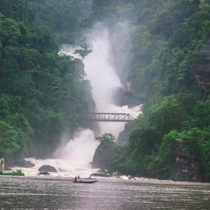 বর্ষার পাহাড়ে যাবেন? সিদ্ধান্ত নিন বুঝেশুনে