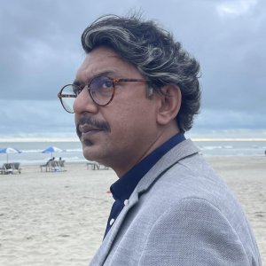 ঢাকায় মিসির আলী হয়ে ফিরছেন, কলকাতায় ভিলেন—দুই বাংলায় সরব চঞ্চল