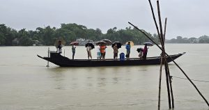সুনামগঞ্জে সুরমা ও কুশিয়ারার পানি বিপৎসীমার ওপরে, ভারী বৃষ্টির সঙ্গে নামছে পাহাড়ি ঢল