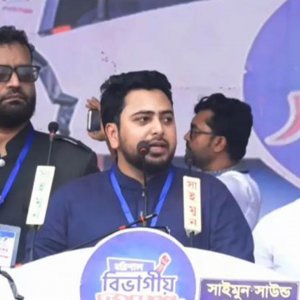 তারেক রহমান নাটক কম করেন প্রিয়, গণঅভ্যুত্থান পর্যন্ত যেতে বাধ্য হবো: নাহিদ ইসলাম