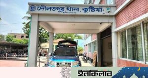 কুষ্টিয়ায় আইফোন চুরির অপবাদে যুবককে খুঁটিতে বেঁধে মধ্যযুগীয় কায়দায় নির্যাতন, কাটা হলো চুল